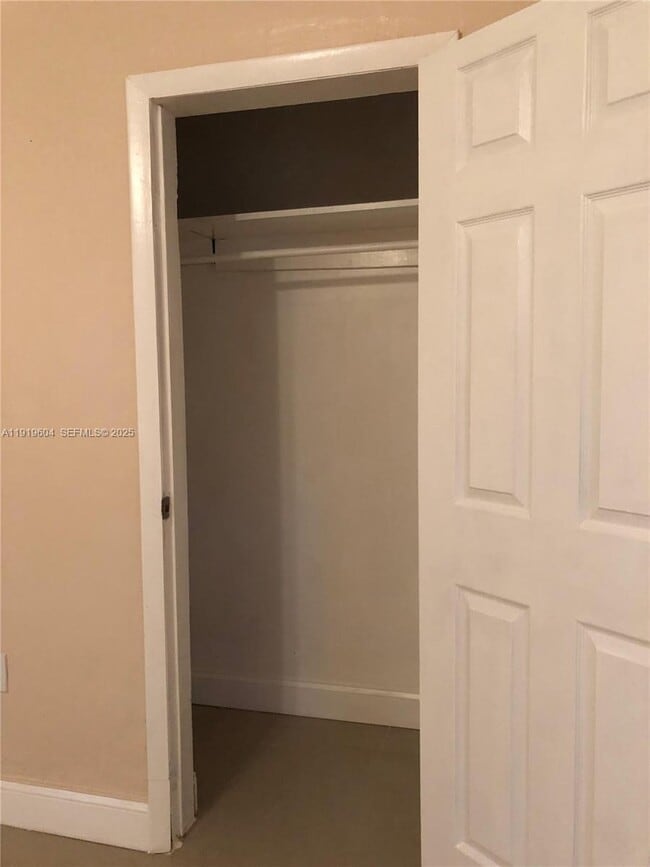 Building Photo - 76 NE 48th St