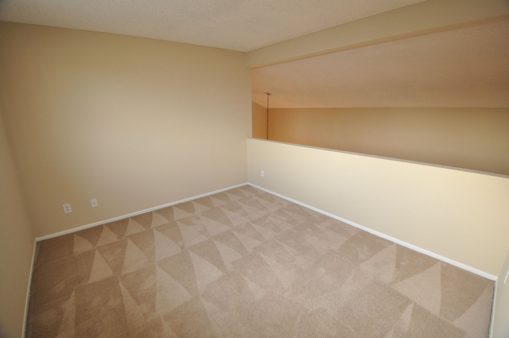 Building Photo - 14710 Burbank Blvd