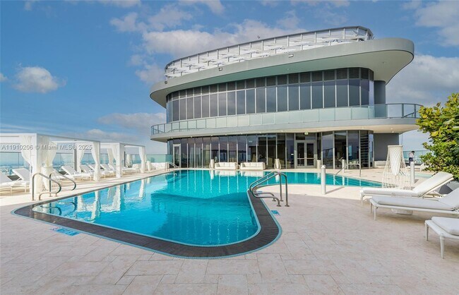 Building Photo - 1000 Brickell Plaza