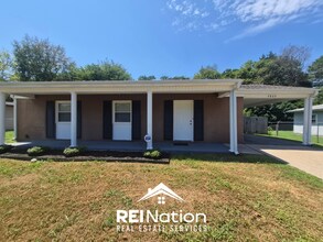 Building Photo - HOT LISTING! 3BR/1BA Gem | Hardwoods | Fenced Yard | Won't Last!