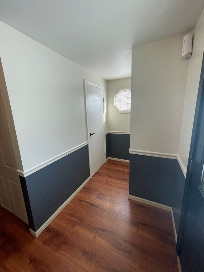 Building Photo - 120 Scottsdale Dr