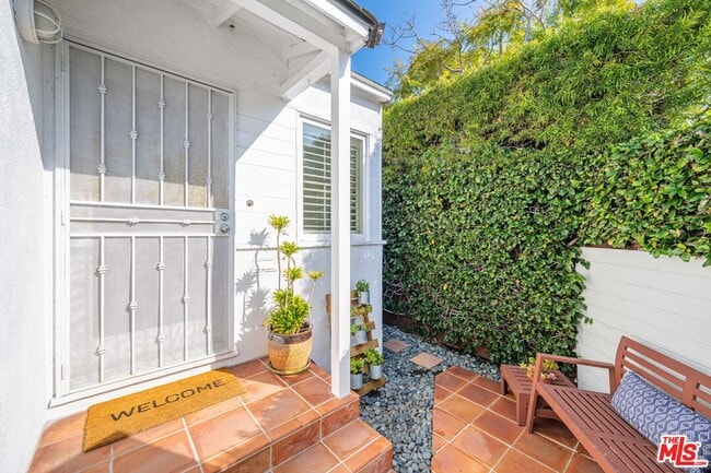 Building Photo - 2340 Abbot Kinney Blvd