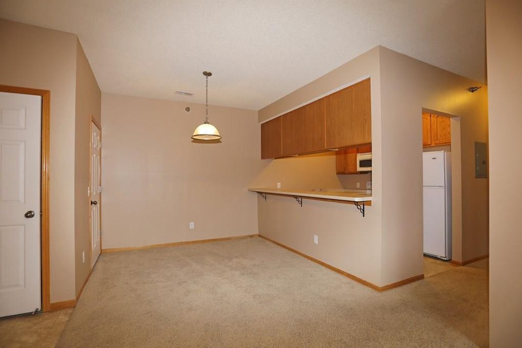 Building Photo - 2323 E Porter Avenue #86
