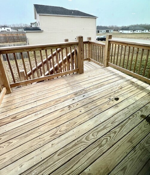 Deck - 800 Hoffman Hills Blvd