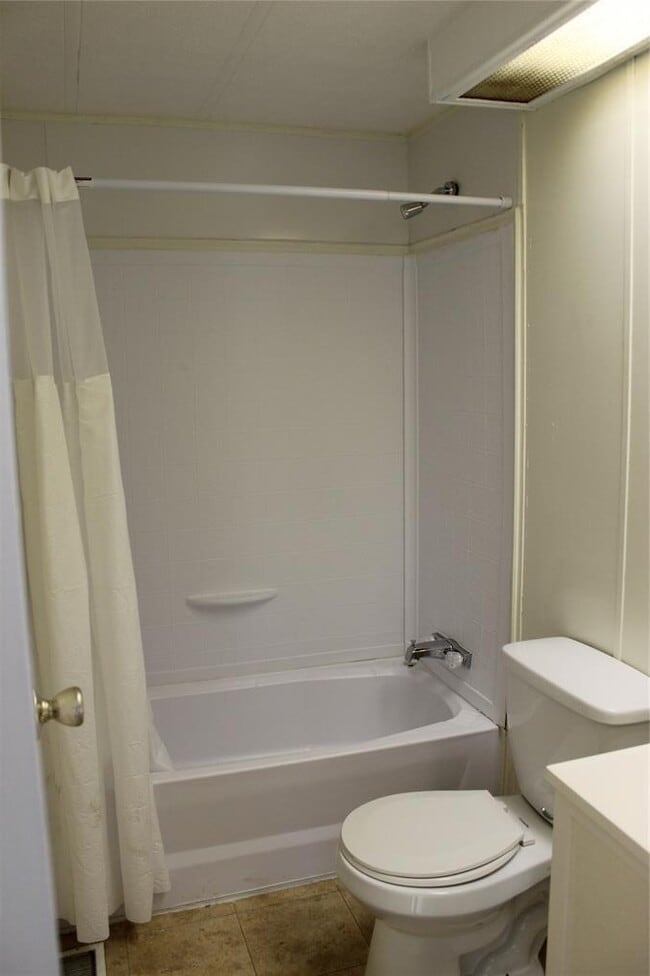 Building Photo - 14111 S Green Hills Loop