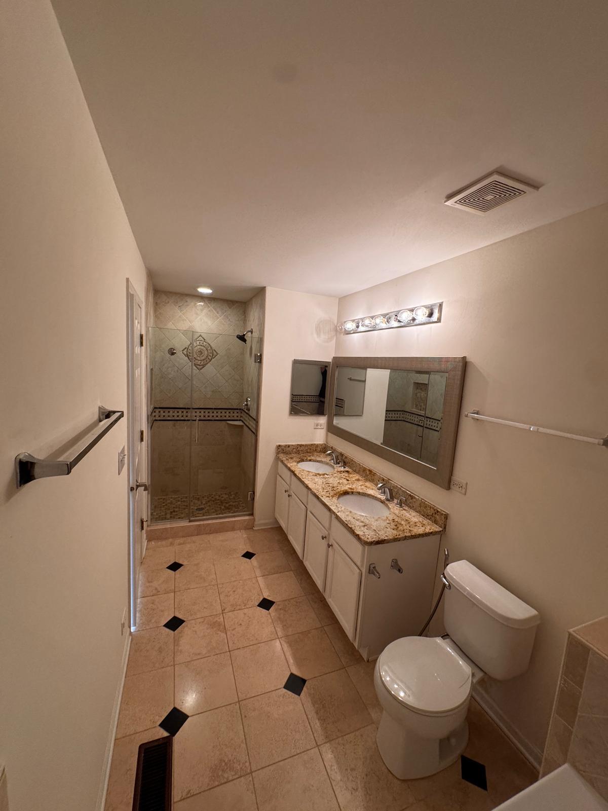 master bath - 364 Buckingham Ct