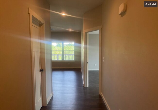 Building Photo - 3 Bedroom 2 Bathroom 2 CAR GARAGE