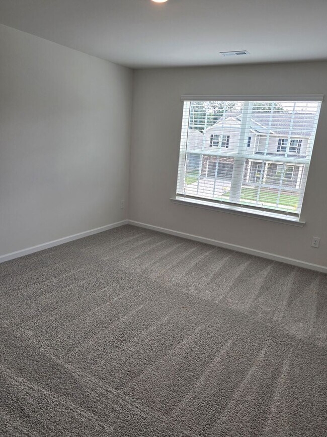 Building Photo - Elegant Home Located in Secrest Commons in...