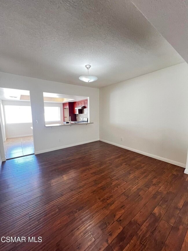 Building Photo - 5401 Zelzah Ave