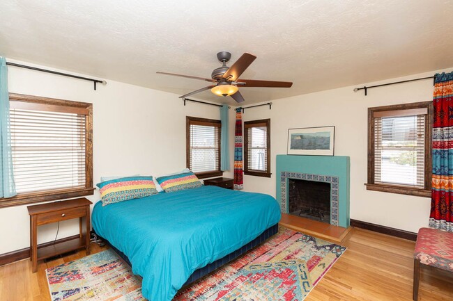 Building Photo - 4 Bed, 3 Bath—Single Family Home in Kensin...