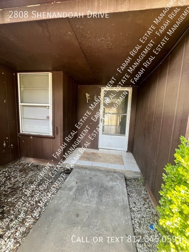 Building Photo - 2808 Shenandoah Dr