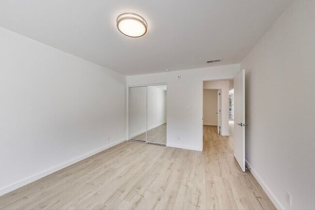 Building Photo - 2137 Lombard St