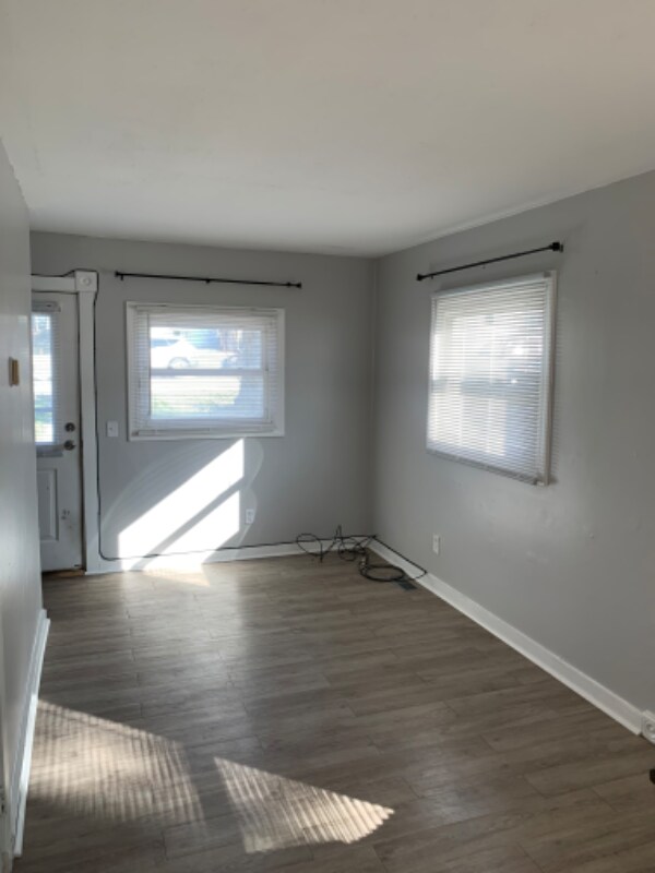 Building Photo - 360 Locust St