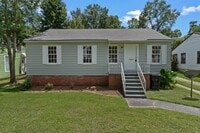 Building Photo - 835 Robinhood St