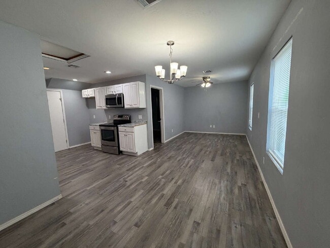 Building Photo - 3-Bedroom, 2 Full Baths in Del City