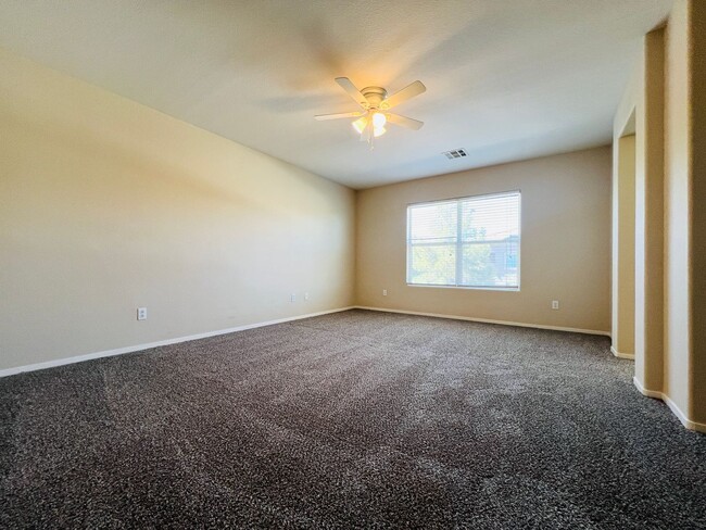Building Photo - Blue Diamond & Durango 2-story, 3 Bedroom + Den SW home ready for immediate move in!