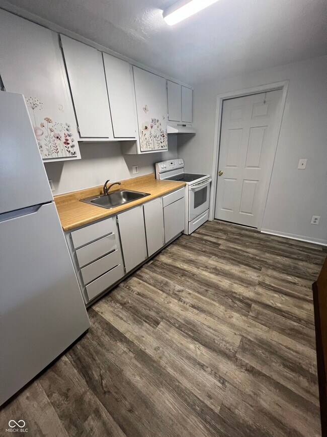 Building Photo - 2000 Indianapolis Rd