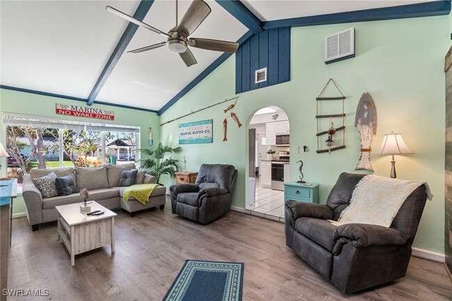 Building Photo - 11 2nd St