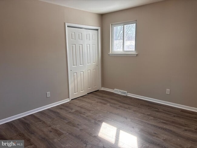 Building Photo - 1228 Heddon Ave