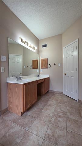 Building Photo - 108 Indian Oaks Trail