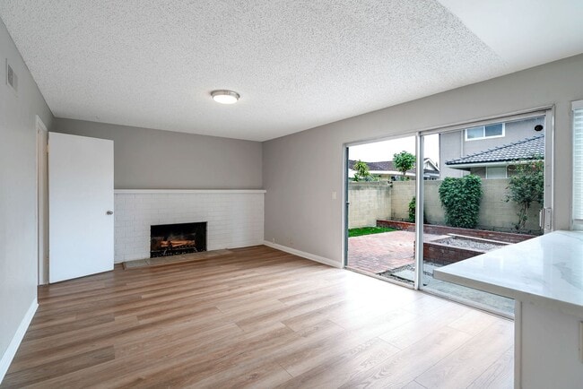 Building Photo - CERRITOS -BEAUTIFUL 5BR HOME FOR LEASE $4600