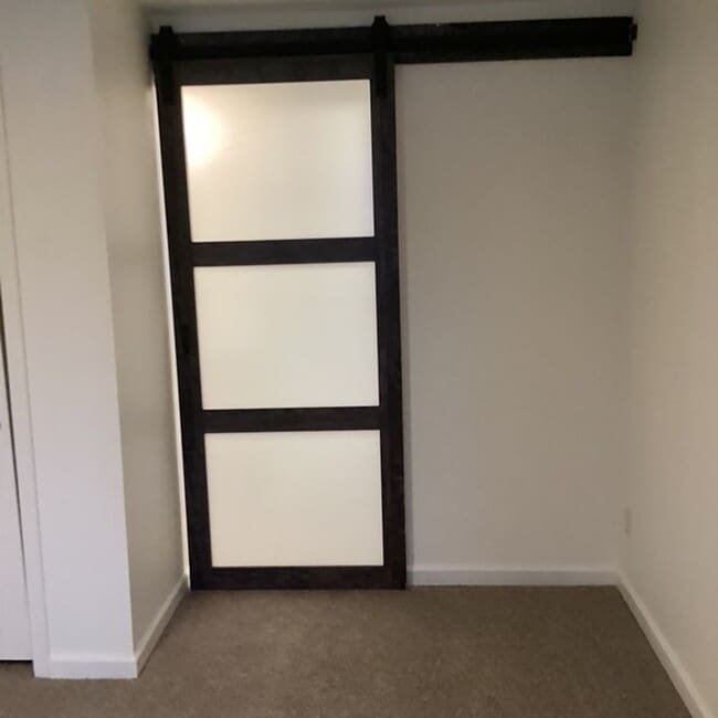 Building Photo - 1444 NW Canyon Dr