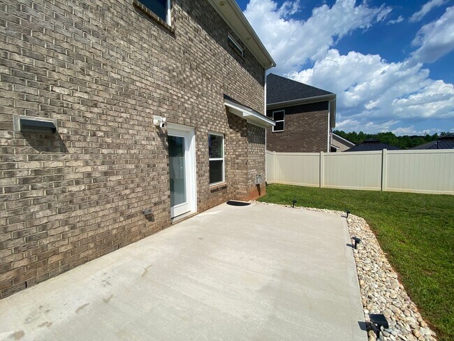 Building Photo - 6260 Kershaw Mdws Rd