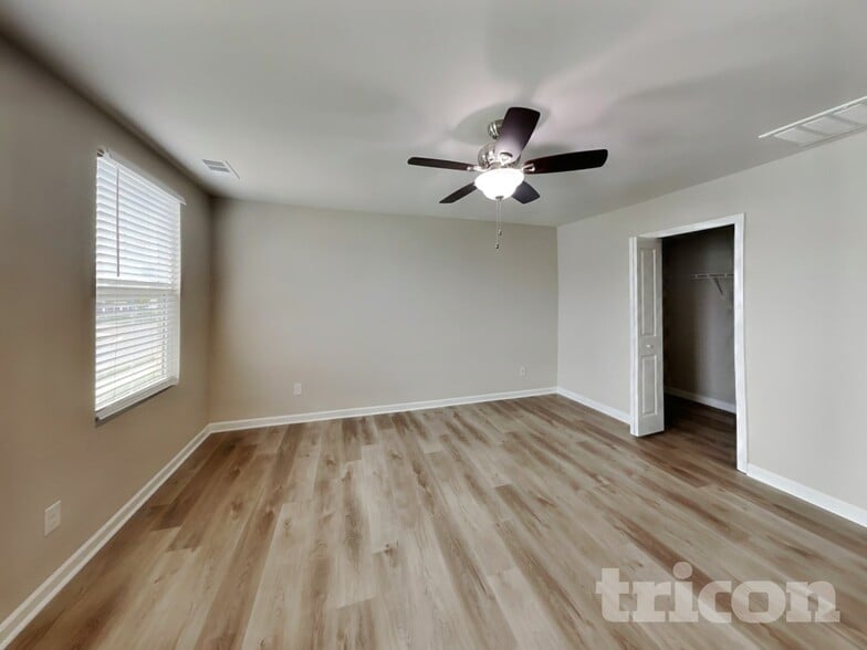 Building Photo - 2424 Solomon Ln