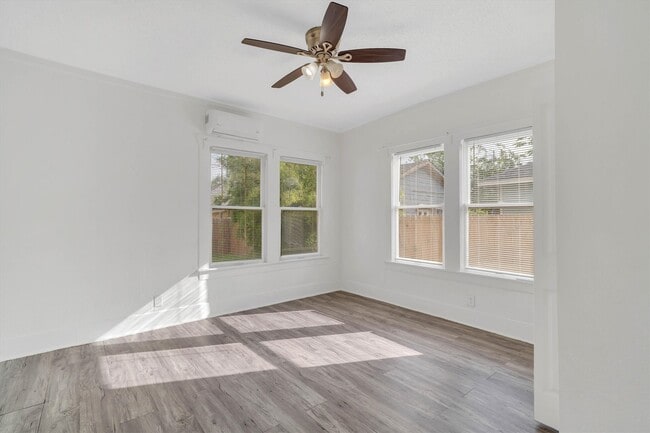 Building Photo - 1109 Gargan St