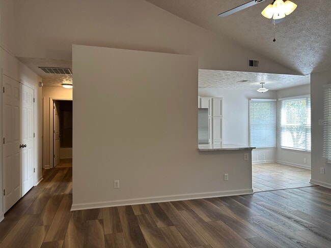 Building Photo - 969 Ridgebrook Rd