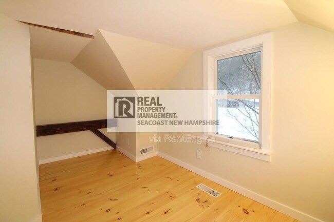 Building Photo - 182 Madbury Rd