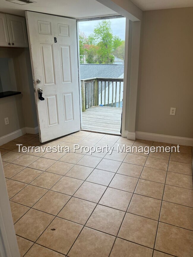 Building Photo - 110 Woodbury - Turnersville Rd