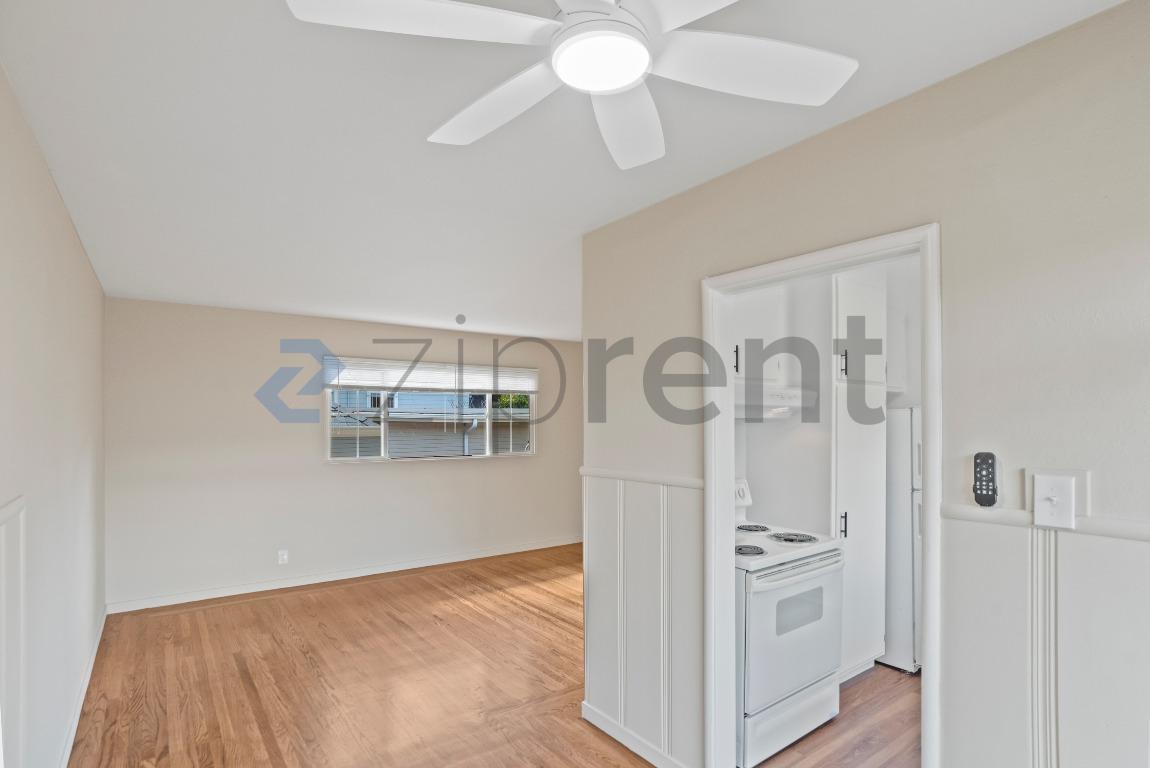 Building Photo - 2033 High St