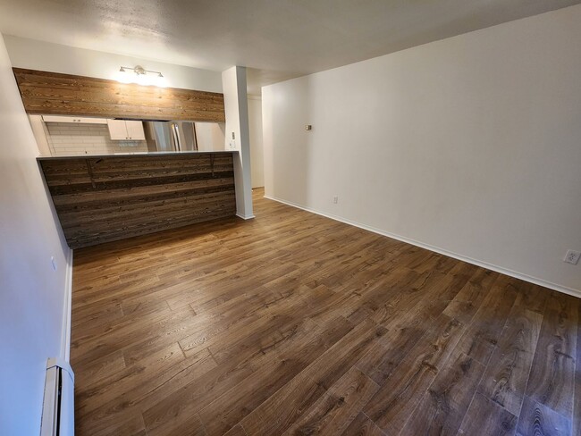 Building Photo - Brand new beautifully renovated Condo with...