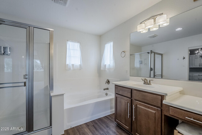 Building Photo - 2744 E Donato Dr