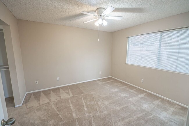 Building Photo - COMING SOON! Las Ventanas Community 2 Bedroom Condo in Valencia!