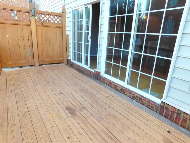Building Photo - Ballantyne Village Townhome for Immediate ...