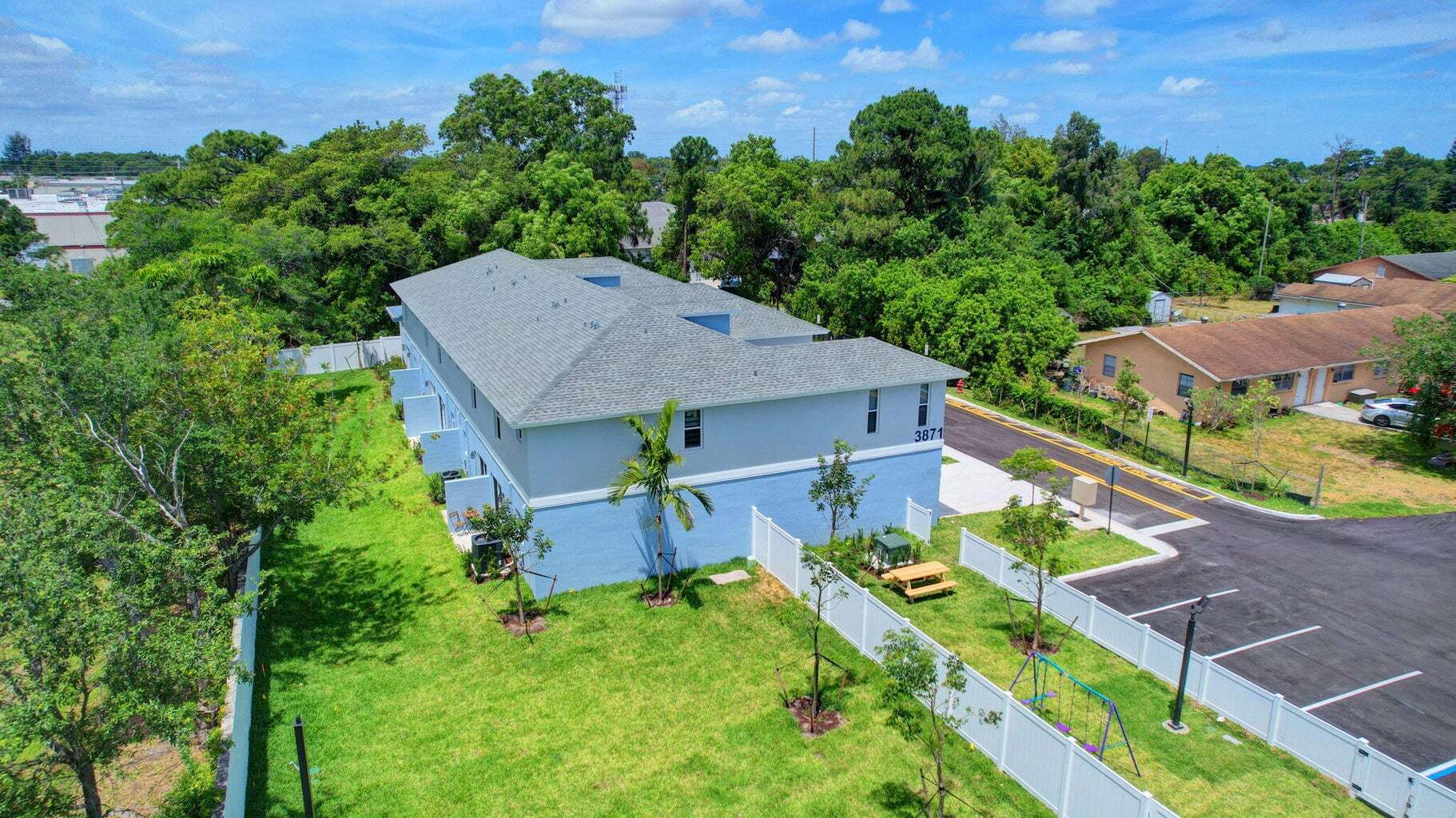 Building Photo - 3871 Patio Ct