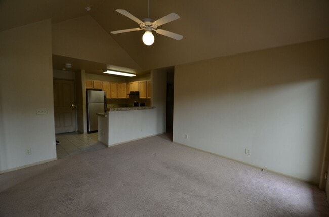 Building Photo - Unfurnished 2 Bed 2 Bath Condo-HEAT INCLUDED!