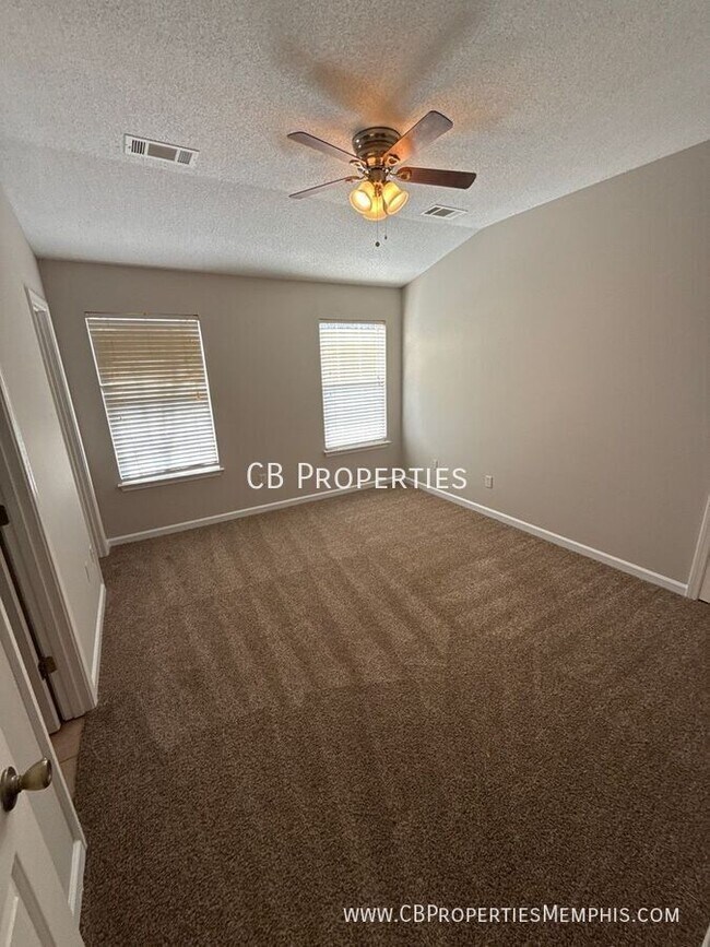 Building Photo - 175 Pine Ridge Ln