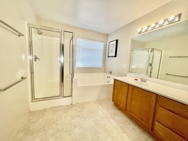 Building Photo - SPACIOUS 3 BEDROOM + LOFT | SILVERSTONE RANCH | GILCREASE ORCHARD VIEWS