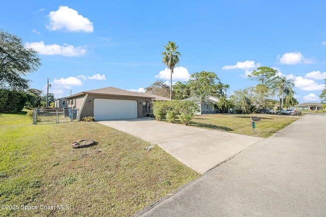 Building Photo - 115 Angelo Rd SE