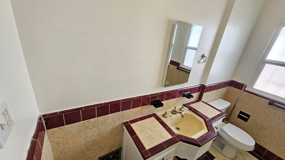 Building Photo - 355 Cochran Ave