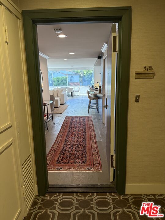 Building Photo - 865 Comstock Ave