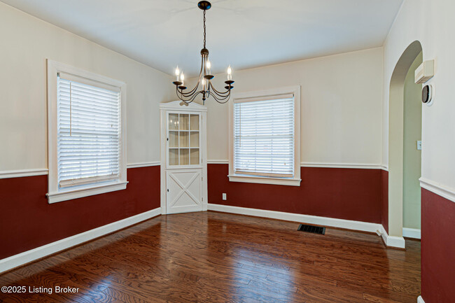 Building Photo - 2418 Brighton Dr