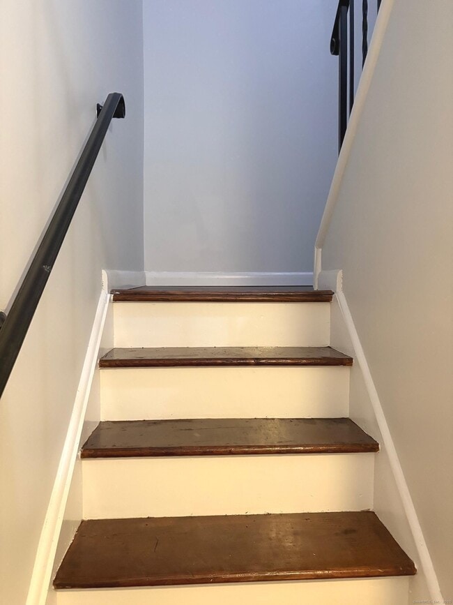 Building Photo - 9 Patricia Rd