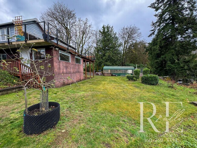 Building Photo - Charming Vintage Retreat with Stunning Views in Port Orchard