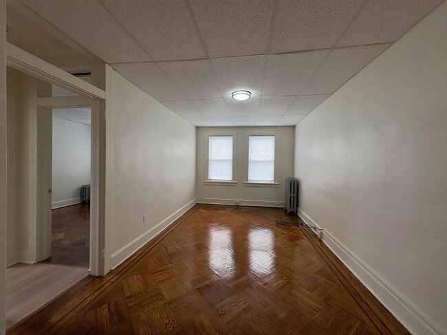 Building Photo - 768 Forest St