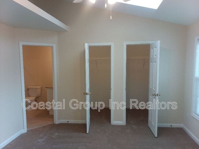 Building Photo - 8550 Tidewater Dr