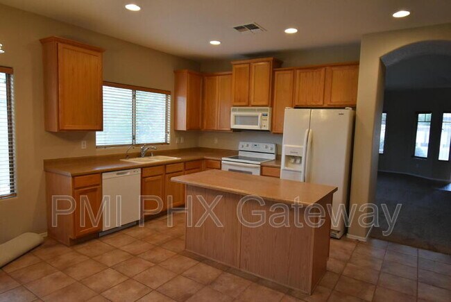 Building Photo - 1133 E Jade Dr